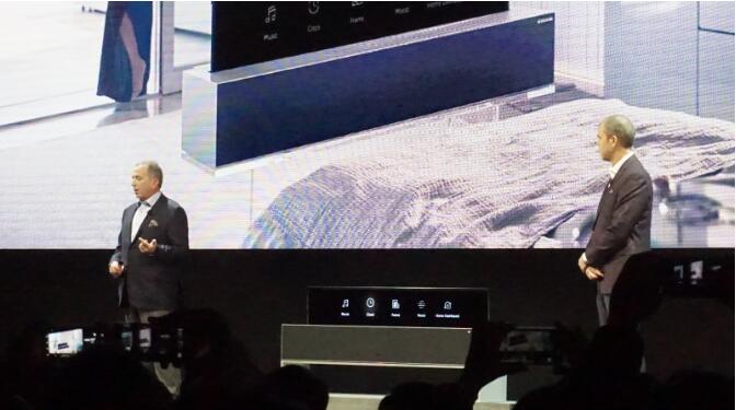 LG 推出屏幕完全收合的 Signatures OLED TV R